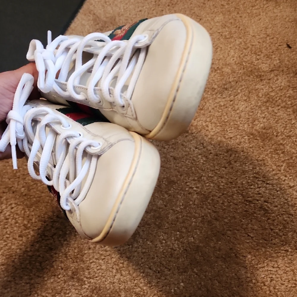 Gucci Ace Bee Sneakers - Picture 3 of 16
